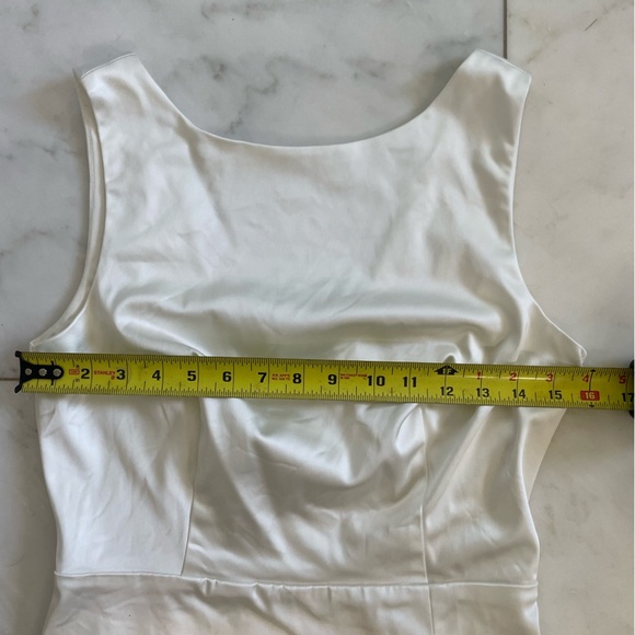 House of Harlow 1960 women’s size 6 high front deep V back satin look mini dress - Picture 4 of 10